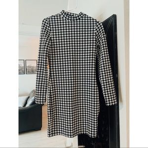 Mock Neck Houndstooth Print Bodycon Dress